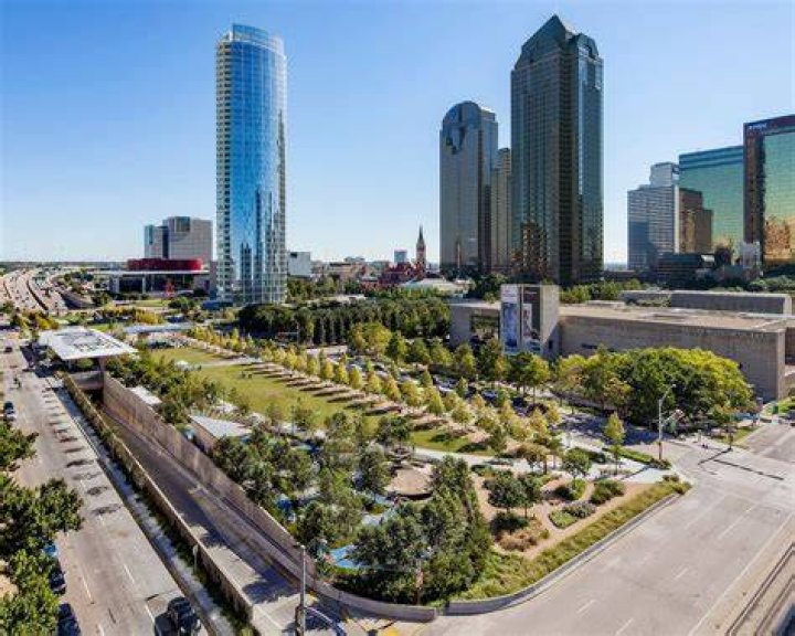 Clyde Warren Park Dallas: A Vibrant Urban Oasis in the Heart of the City