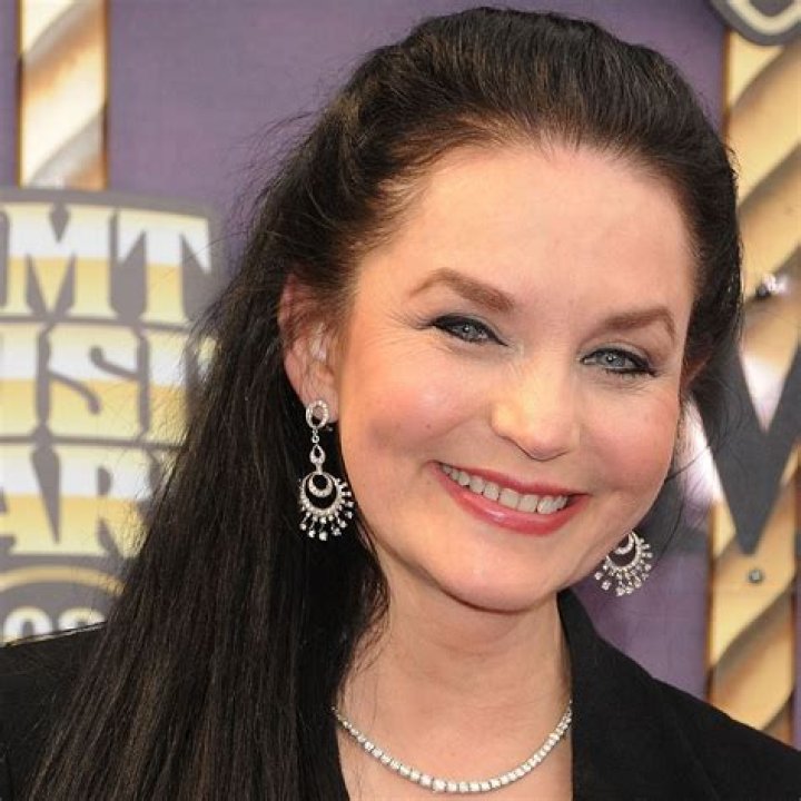 Crystal Gayle Age: A Comprehensive Look at the Legendary Singer's Life and Career