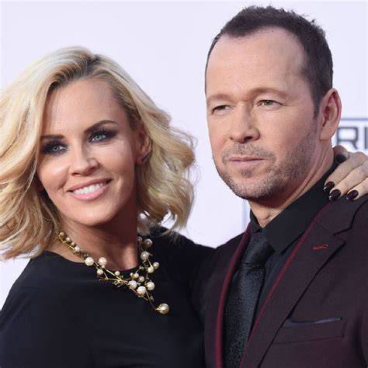 Donnie Wahlberg's Spouse: A Comprehensive Look Into Their Love Story