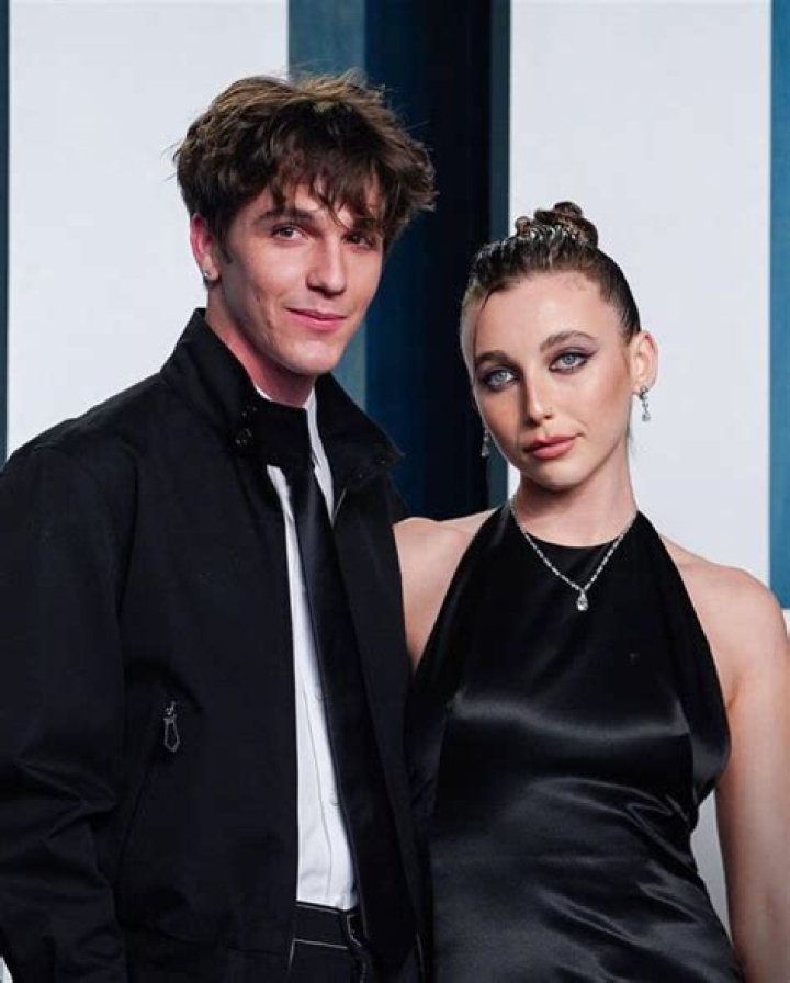 Emma Chamberlain Boyfriend: A Comprehensive Look at Her Love Life