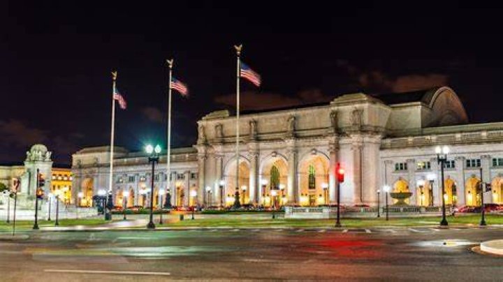 Exploring the Thriving World of Train Stations in Washington DC