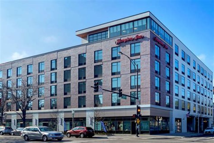 Hampton Inn Chicago Loyola: Your Ultimate Stay in the Heart of Chicago