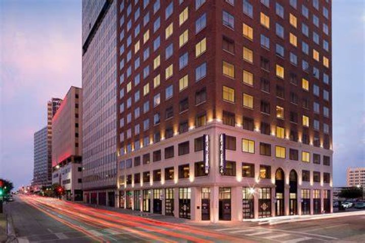 Hampton Inn &amp; Suites Dallas Downtown: Your Ultimate Stay in the Heart of Dallas
