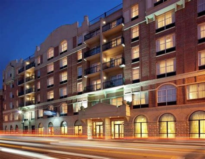 Hilton Garden Inn Historic Savannah: A Premier Stay in the Heart of Southern Charm