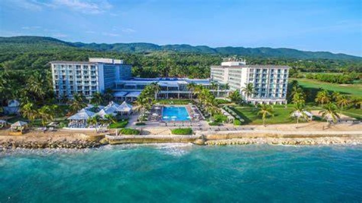 Hilton Rose Hall Resort Jamaica: A Luxurious Getaway with Stunning Views