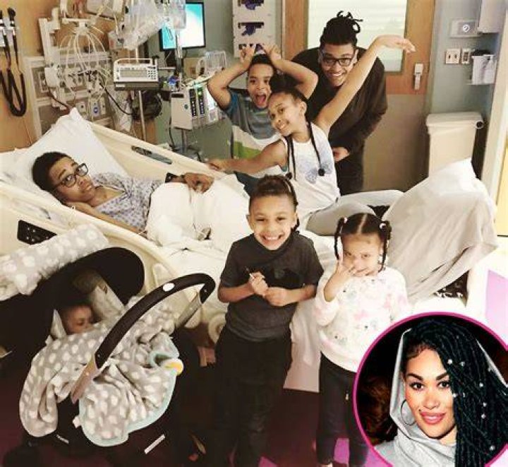How Old Was Keke Wyatt When She Had Her First Child?