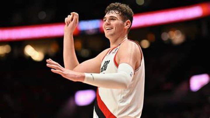 How Tall is Donovan Clingan: The Rising Star's Height and More