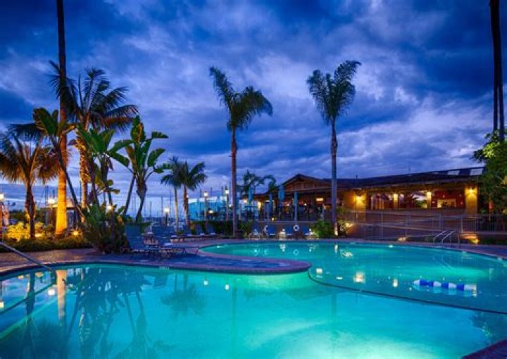 Island Palms Hotel Helter Island: A Tropical Paradise for Every Traveler