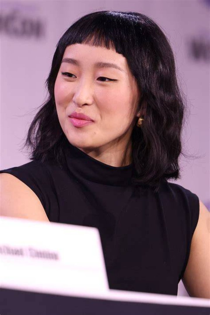Ji-Young Yoo: A Rising Star in the Entertainment Industry