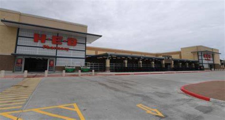 Jones Crossing Heb: A Premier Destination for Shopping and Entertainment