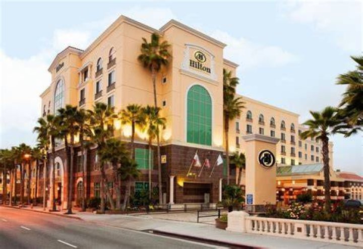 Los Angeles Hilton &amp; Gabriel: A Luxurious Stay in the Heart of LA