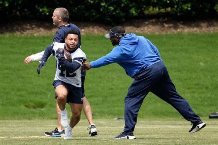 Who Was the Shortest NFL Player? Unveiling the Story of NFL's Petite Legends